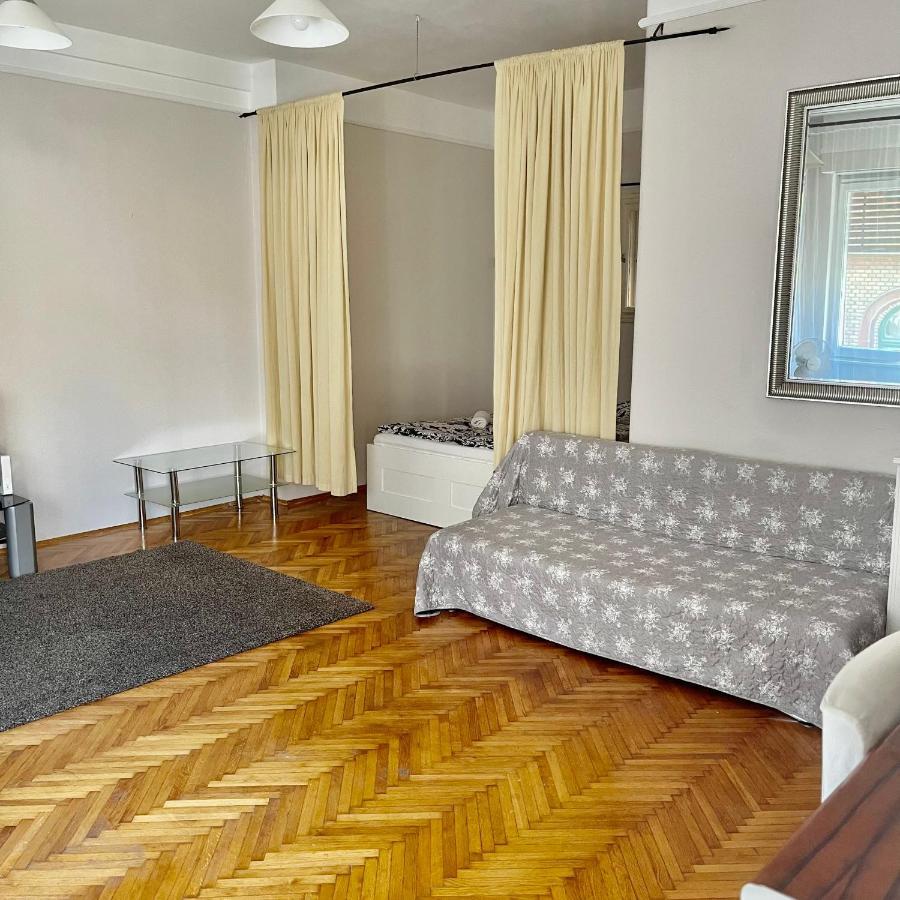 Elizabeth Bridge With Gellert-Hill View Apartment บูดาเปสต์ ภายนอก รูปภาพ